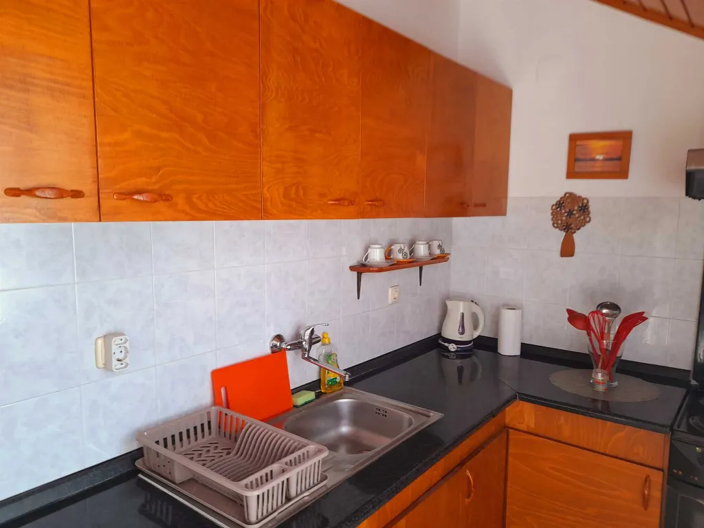 Apartment for 2 Guests with Sea View in Polače