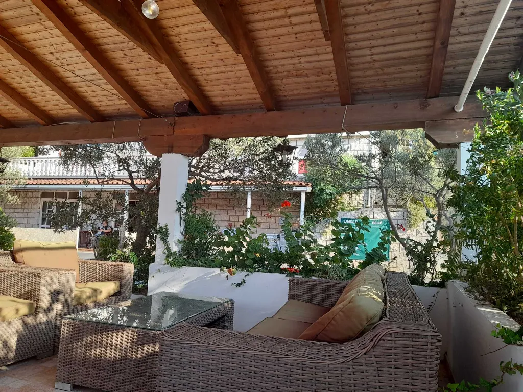 Apartment for 2 Guests with Sea View in Polače
