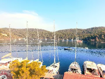 Apartment for 2 Guests with Sea View in Polače