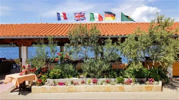 Apartment for 2 Guests in Polače