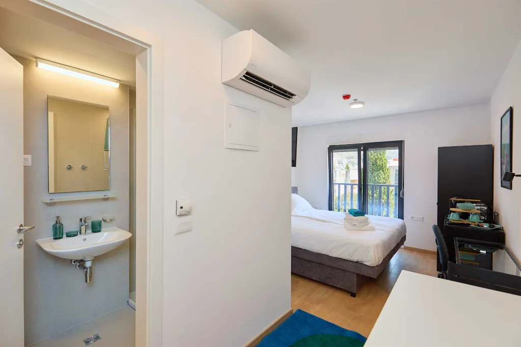 Dubrovnik Room for 2 Guests with En Suite Bathroom