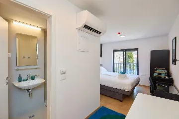 Dubrovnik Room for 2 Guests with En Suite Bathroom