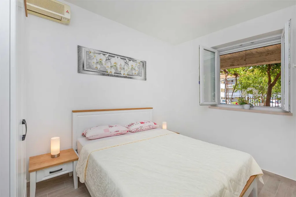 One-Bedroom Apartment for 2 Guests in Dubrovnik