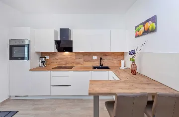 One-Bedroom Apartment for 2 Guests in Dubrovnik
