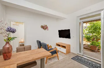 One-Bedroom Apartment for 2 Guests in Dubrovnik