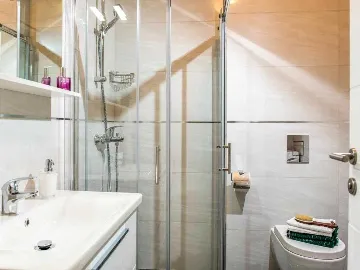 Dubrovnik 2-Bedroom Apartment with Balcony & Free Parking