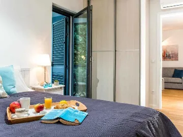 Dubrovnik 2-Bedroom Apartment with Balcony & Free Parking