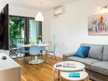 Dubrovnik 2-Bedroom Apartment with Balcony & Free Parking