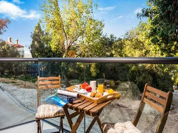 Dubrovnik 2-Bedroom Apartment with Balcony & Free Parking