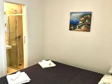 Dubrovnik 2-Bedroom Apartment with Balcony & Free Parking