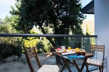 Dubrovnik 2-Bedroom Apartment with Balcony & Free Parking