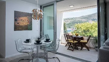 Dubrovnik 2-Bedroom Apartment with Sea-View Balcony
