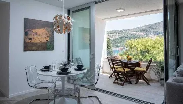 Dubrovnik 2-Bedroom Apartment with Sea-View Balcony