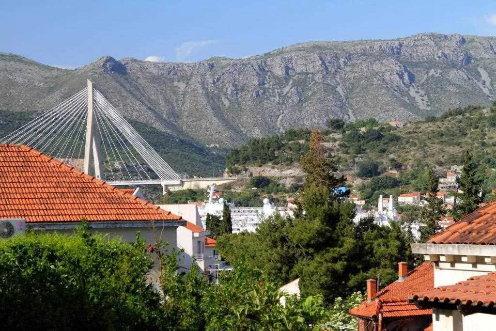 Dubrovnik 2-Bedroom Apartment with Private Balcony