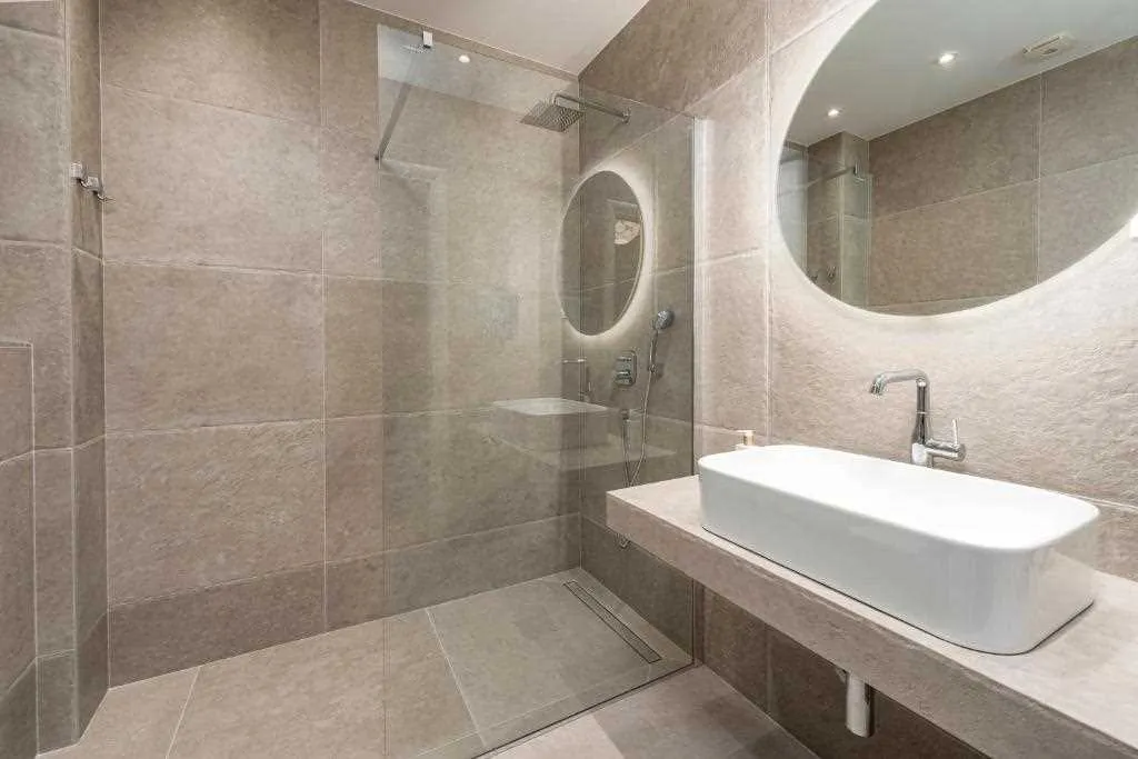 Dubrovnik 2-Bedroom Apartment with Private Balcony