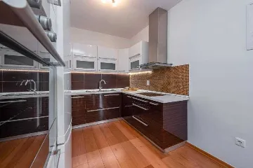 Dubrovnik 2-Bedroom Apartment with Private Balcony