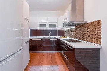 Dubrovnik 2-Bedroom Apartment with Private Balcony