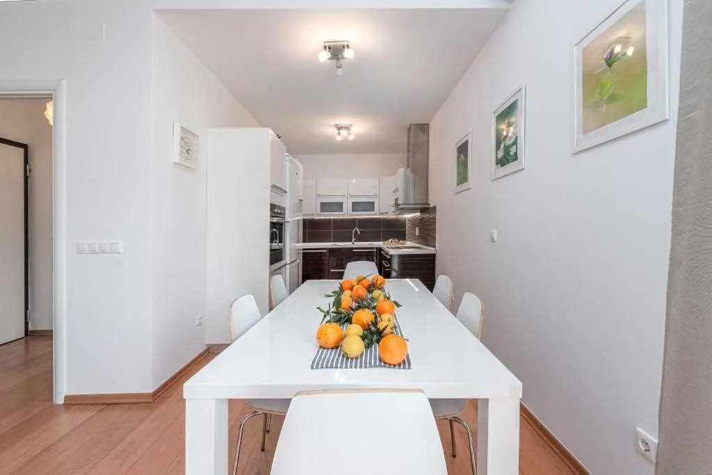 Dubrovnik 2-Bedroom Apartment with Private Balcony