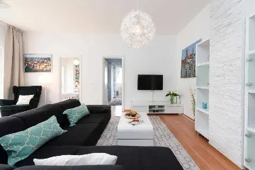 Dubrovnik 2-Bedroom Apartment with Private Balcony