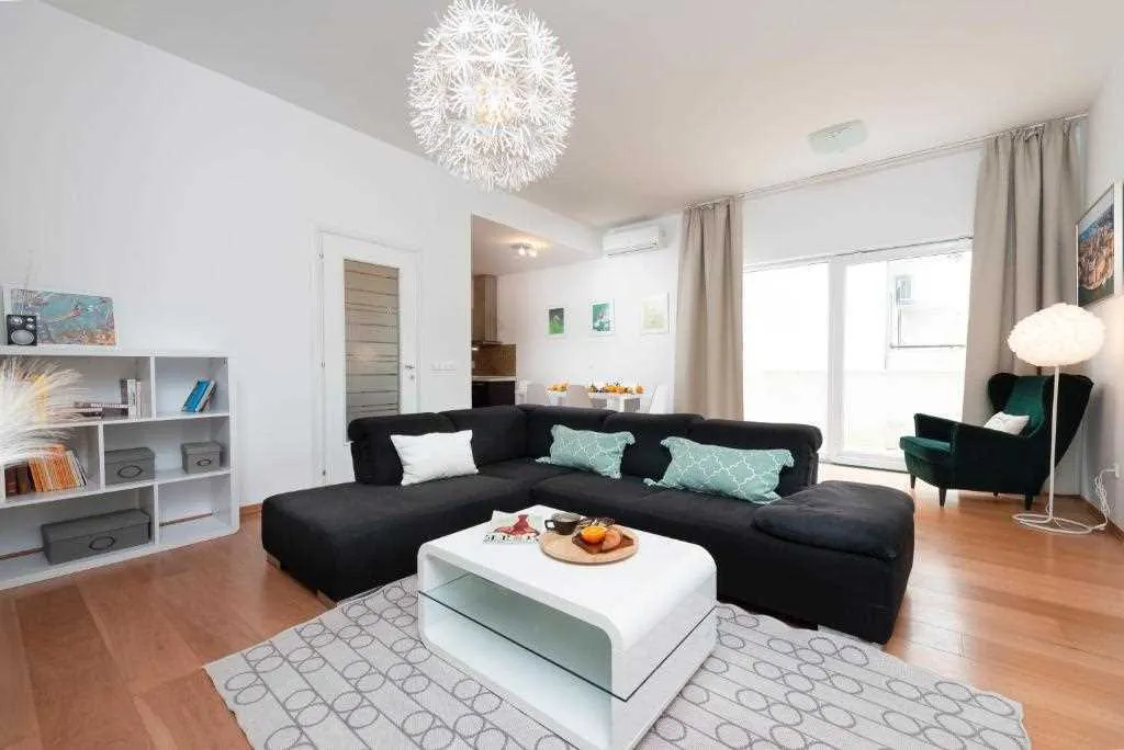 Dubrovnik 2-Bedroom Apartment with Private Balcony