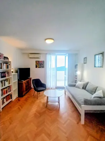Dubrovnik Apartment with Balcony and Sea View
