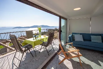 Infinity Pool 3-Bedroom Villa in Dubrovnik