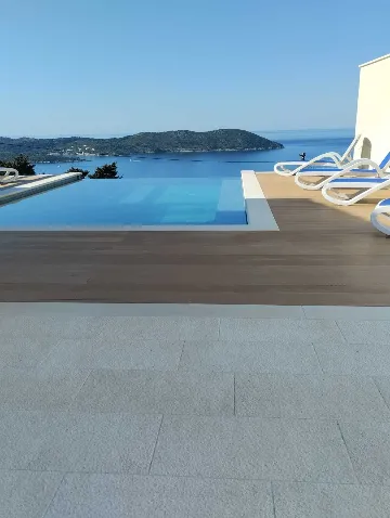 Infinity Pool 3-Bedroom Villa in Dubrovnik