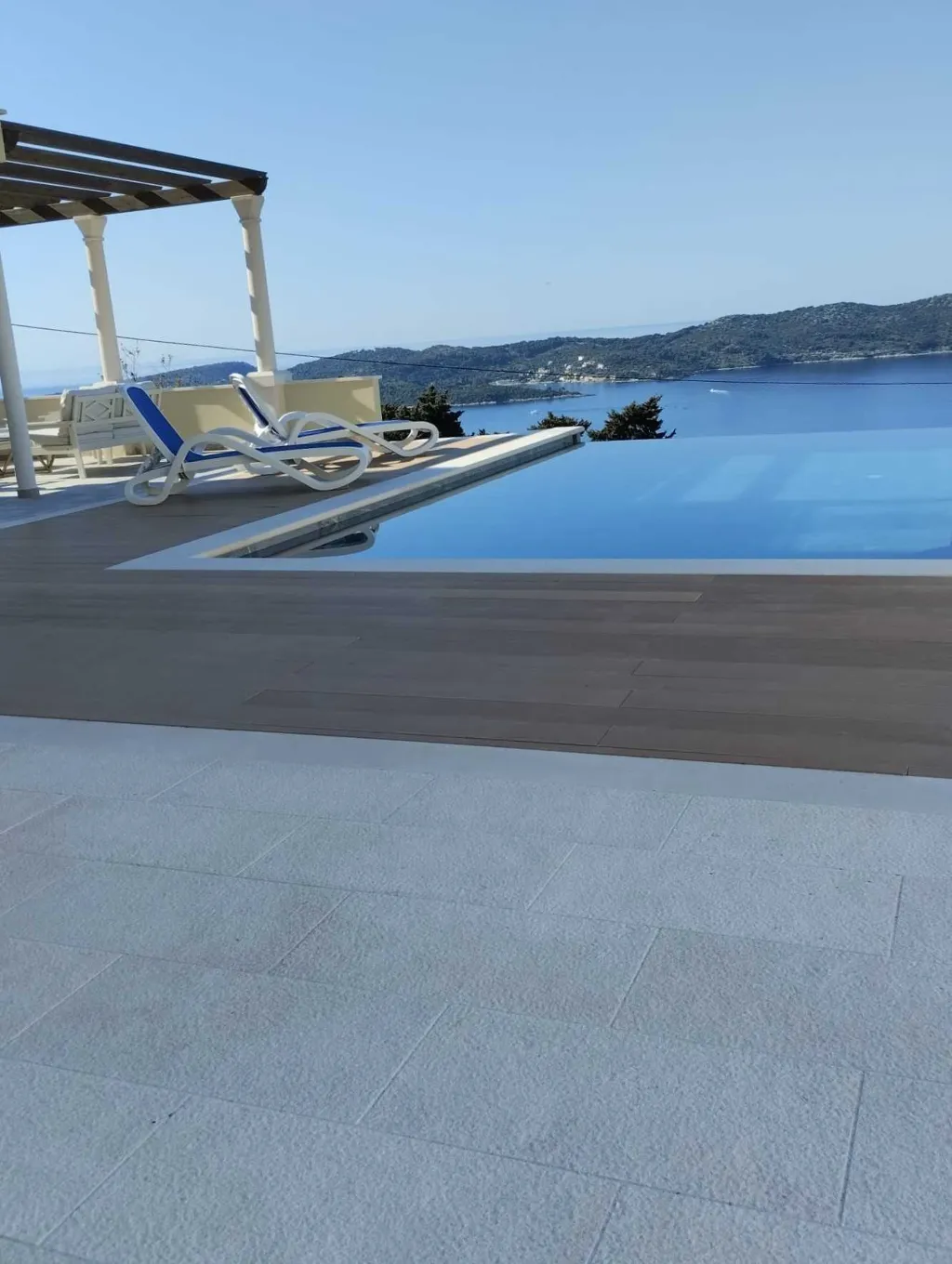 Infinity Pool 3-Bedroom Villa in Dubrovnik