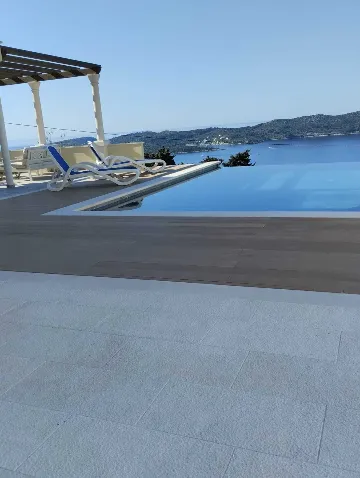 Infinity Pool 3-Bedroom Villa in Dubrovnik