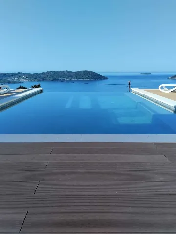 Infinity Pool 3-Bedroom Villa in Dubrovnik