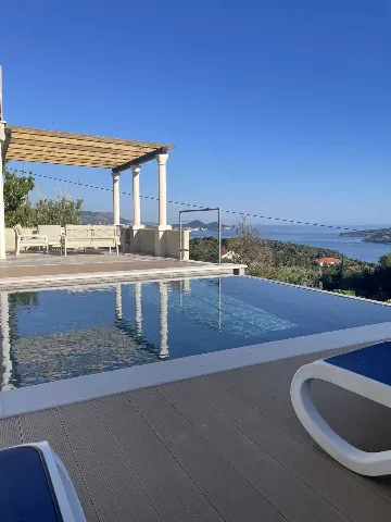Infinity Pool 3-Bedroom Villa in Dubrovnik