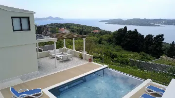Infinity Pool 3-Bedroom Villa in Dubrovnik