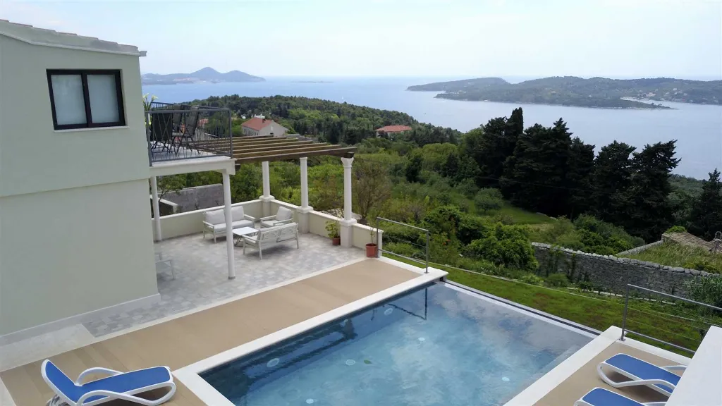 Infinity Pool 3-Bedroom Villa in Dubrovnik