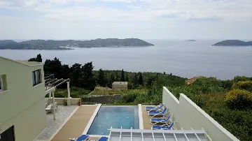 Infinity Pool 3-Bedroom Villa in Dubrovnik