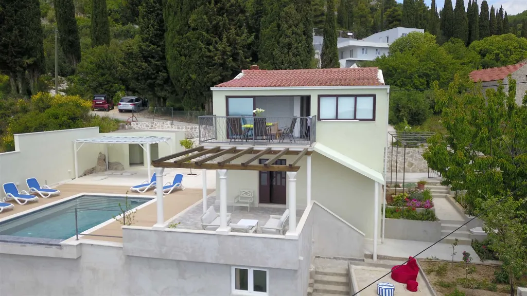 Infinity Pool 3-Bedroom Villa in Dubrovnik