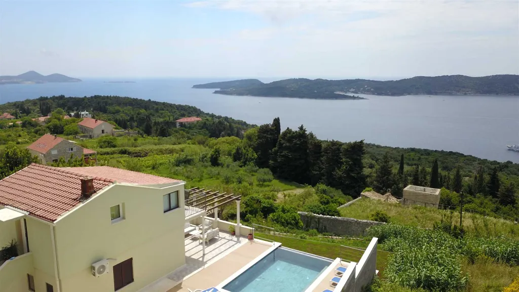 Infinity Pool 3-Bedroom Villa in Dubrovnik