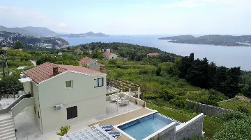 Infinity Pool 3-Bedroom Villa in Dubrovnik
