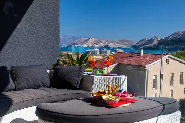 Baška Sea-View Apartment for 4 Guests