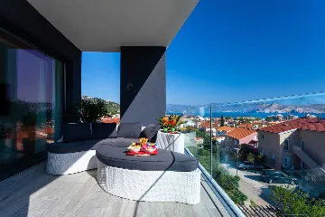 Baška Sea-View Apartment for 4 Guests