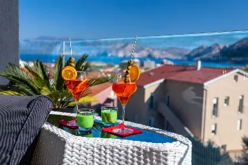 Baška Sea-View Apartment for 4 Guests