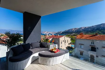Baška Sea-View Apartment for 4 Guests