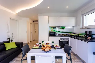 Air-Conditioned Apartment with Terrace in Baška