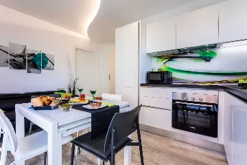 Air-Conditioned Apartment with Terrace in Baška
