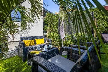 Air-conditioned Apartment in Baška for 2