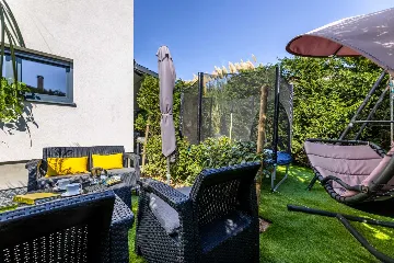 Air-conditioned Apartment in Baška for 2