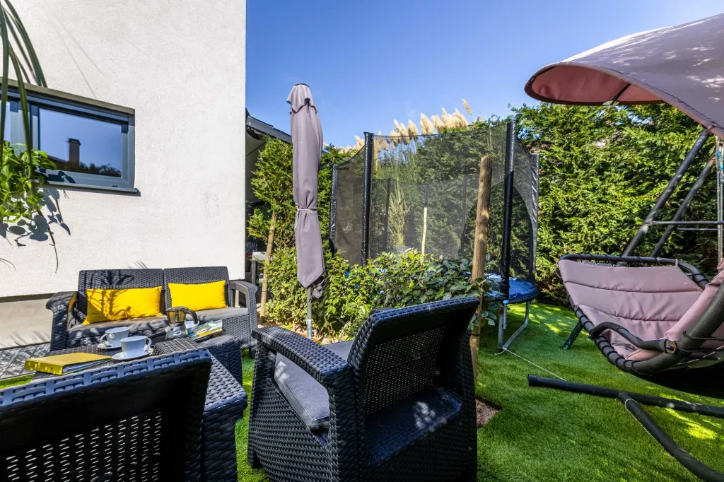 Air-conditioned Apartment in Baška for 2