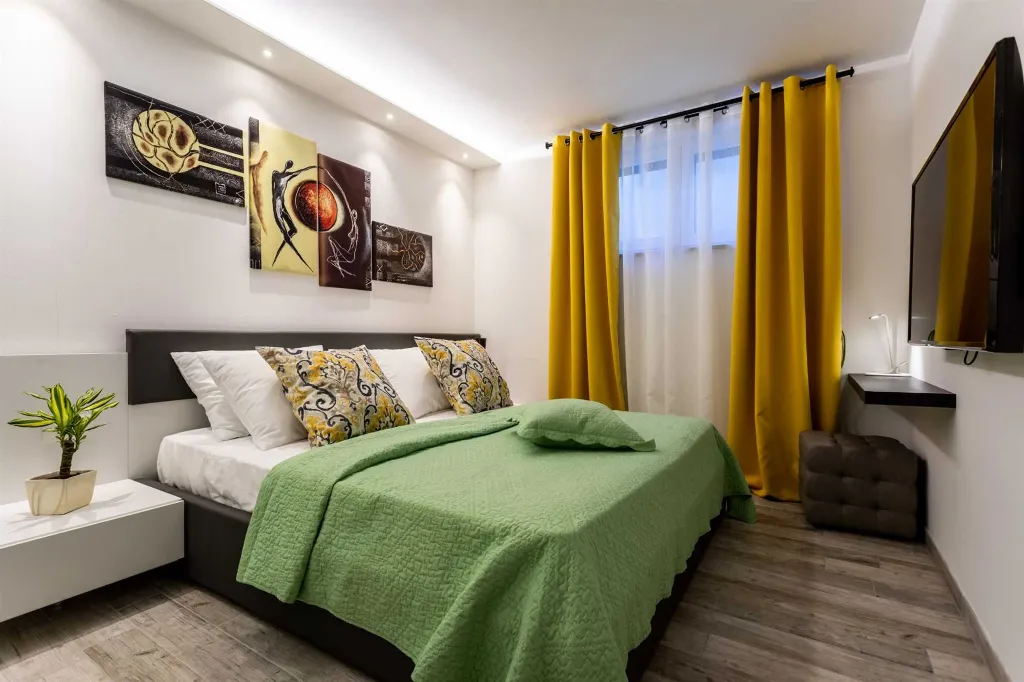Air-conditioned Apartment in Baška for 2
