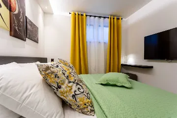 Air-conditioned Apartment in Baška for 2