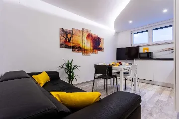 Air-conditioned Apartment in Baška for 2