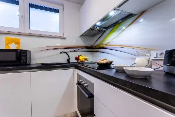 Air-conditioned Apartment in Baška for 2